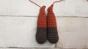 two crochet legs for fox