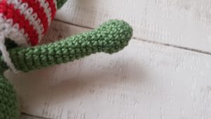 crochet frog arms