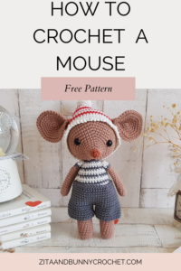 crochet mouse pin